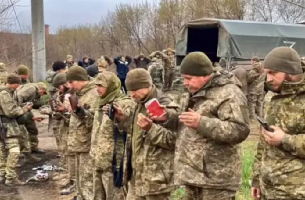 Фото девятаева в плену