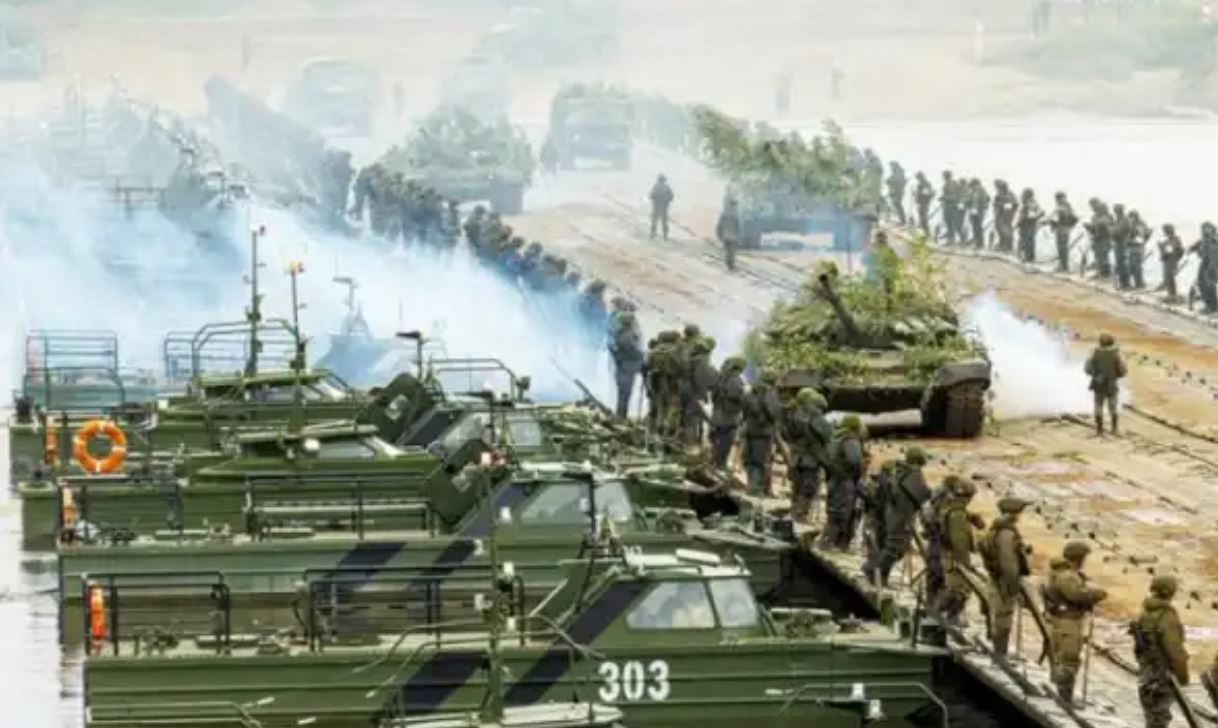mi-6-80-tysyach-russkih-shtykov-370-tankov-i-600-stvolov-krupnoj-arty-gotovy-nachat-nastuplenie-na-kiev-iz-belorussii